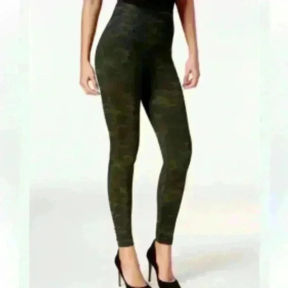 Camo Spanx look at me leggings NWT new size medium